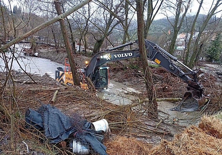 Los pueblos de la zona cero del temporal realizan arreglos y limpian mientras llegan las grandes obras